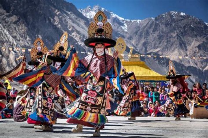 How is Losar festival celebrated in Ladakh?
