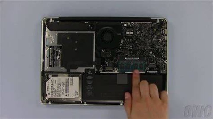 How much RAM does MacBook Pro mid 2009 support?
